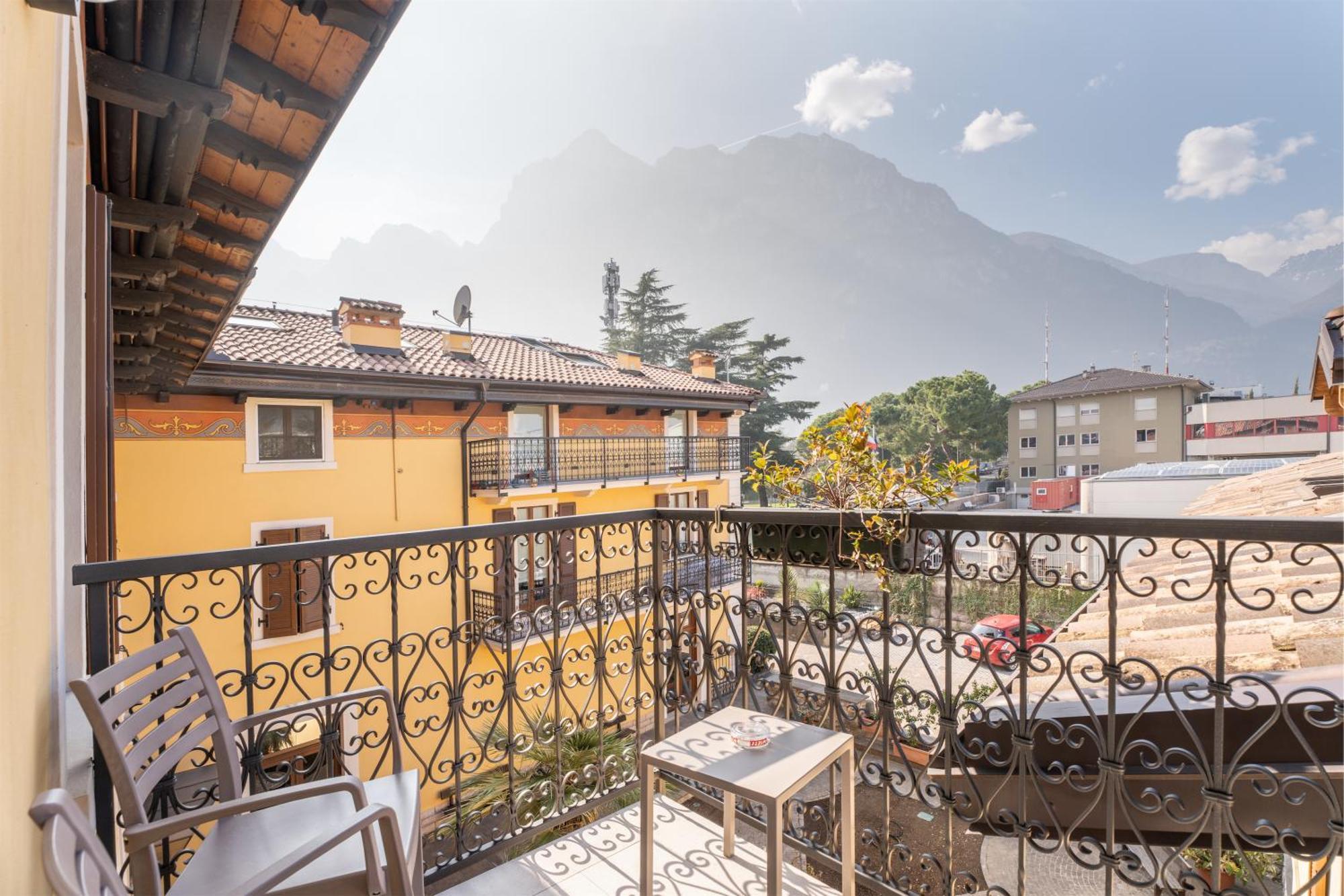 ريفا ديل غاردا Residence Villa Degli Aranci المظهر الخارجي الصورة
